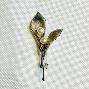 ❗️Sold❗️VINTAGE MIKIMOTO AKOYA PEARL STERLING SILVER  CALLA LILY PIN BROOCH!